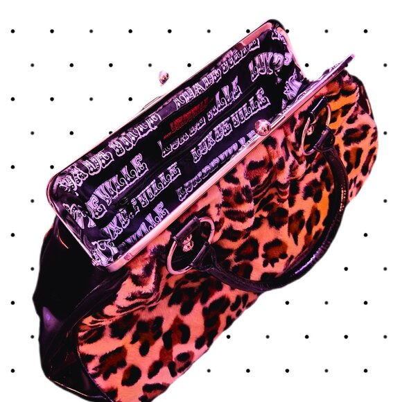 Luxe De Ville fuzzy feel handbag/purse - Picture 2 of 6